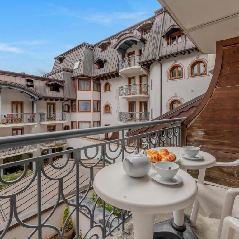 Le Cristal GM9 Mountain View, Pool, Parking & Free WiFi - Happy Rentals - Appartement avec Balcon - 10