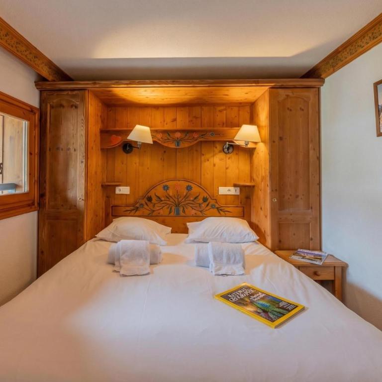 Le Cristal GM20 Mountain View, Pool, Private Sauna & Parking - Happy Rentals - Apartment with Balcony - 5