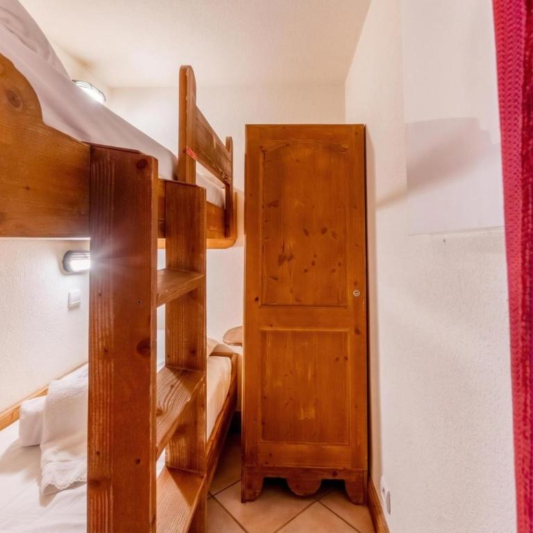 Le Cristal GM20 Mountain View, Pool, Private Sauna & Parking - Happy Rentals - Apartment with Balcony - 6