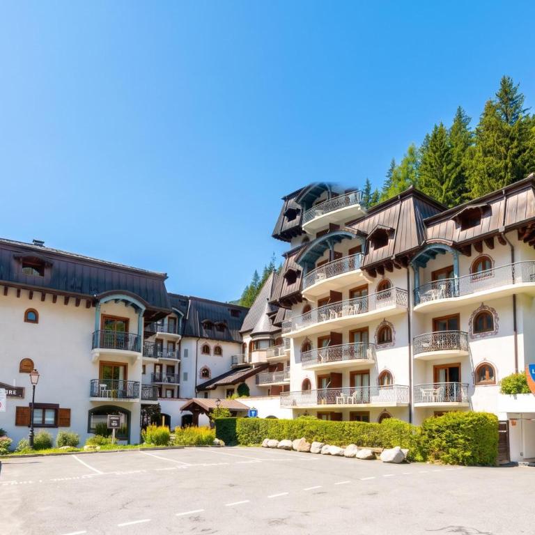 Le Cristal GM20 Mountain View, Pool, Private Sauna & Parking - Happy Rentals - Apartment with Balcony - 12