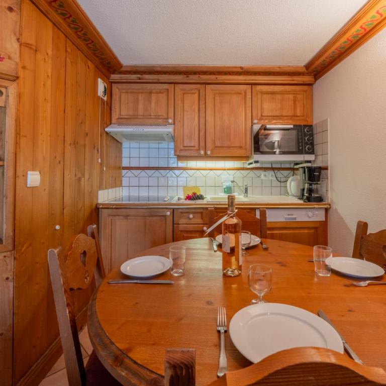 Le Cristal GM20 Mountain View, Pool, Private Sauna & Parking - Happy Rentals - Apartment with Balcony - 20