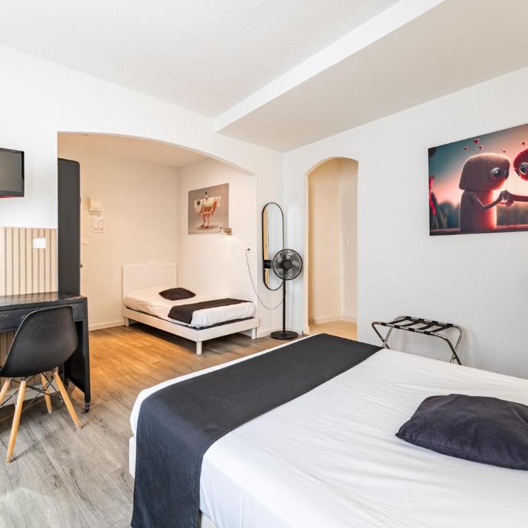 EtC...Hôtel - Strasbourg Hyper Centre - Chambre Triple - 1