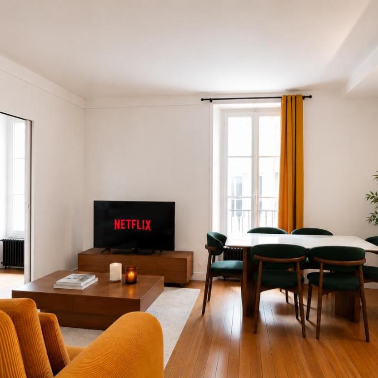 Invalides Stylish 2 Bedroom Apartment with Netflix - Appartement 2 Chambres - 1