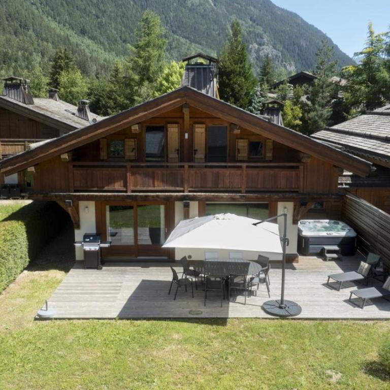 Folettes Chalet 4CH Jardin Vue Cheminee Jacuzzi - Chalet - 1