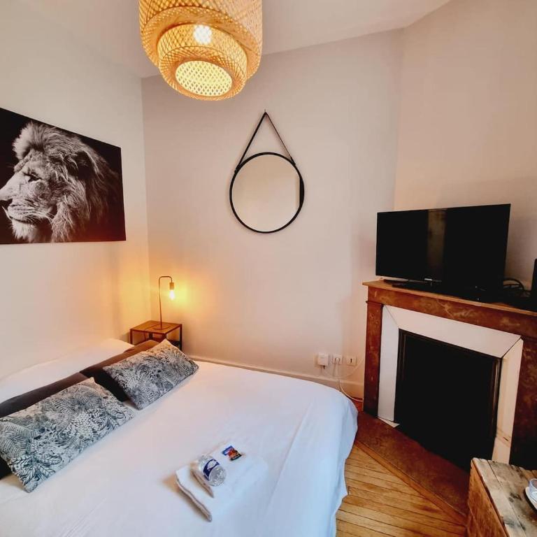 Robespiere studio tout équipé proche centre ville - Appartement - 12