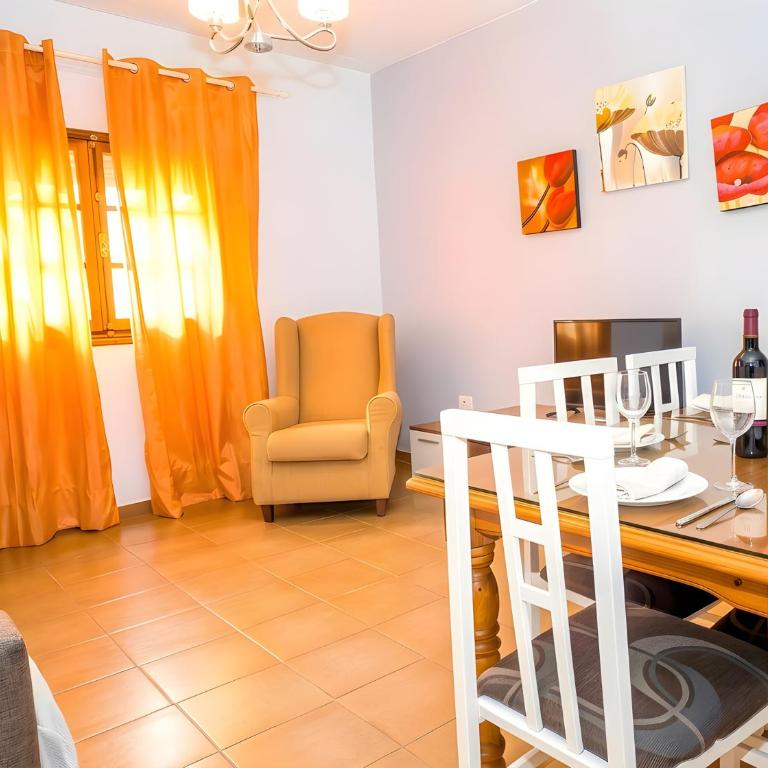 Exclusivo Apartamento con Balcones Aire acondicionado Garaje Wifi solo se aceptan familias y parejas - Appartement - 1