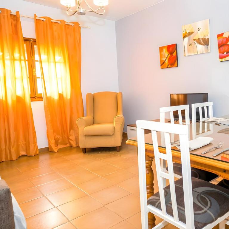Exclusivo Apartamento con Balcones Aire acondicionado Garaje Wifi solo se aceptan familias y parejas - Appartement - 4