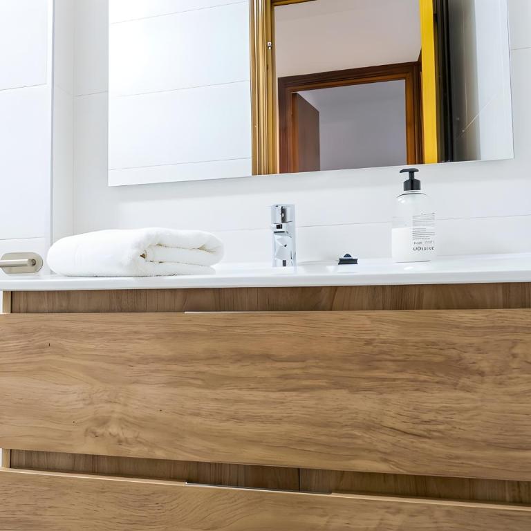 Exclusivo Apartamento con Balcones Aire acondicionado Garaje Wifi solo se aceptan familias y parejas - Appartement - 10