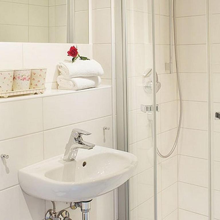 Ferienwohnung Seeblick mit zusätzl Doppelzimmer, Hof Alpenseeblick, NesselwangAttleseeAllgäu - Apartment - 4