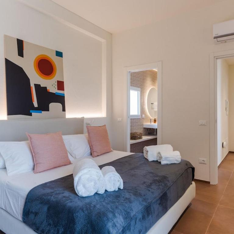 Villa with Private Saltwater Pool Near The Beach - Three-Bedroom Villa - 5