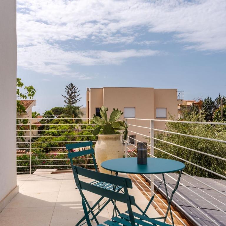 Villa with Private Saltwater Pool Near The Beach - Three-Bedroom Villa - 8