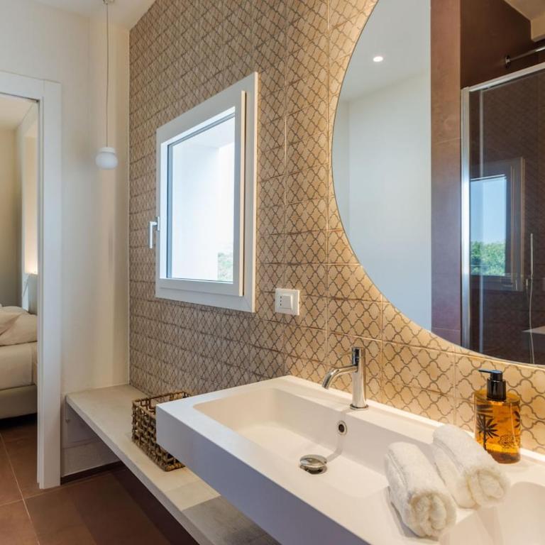 Villa with Private Saltwater Pool Near The Beach - Three-Bedroom Villa - 15