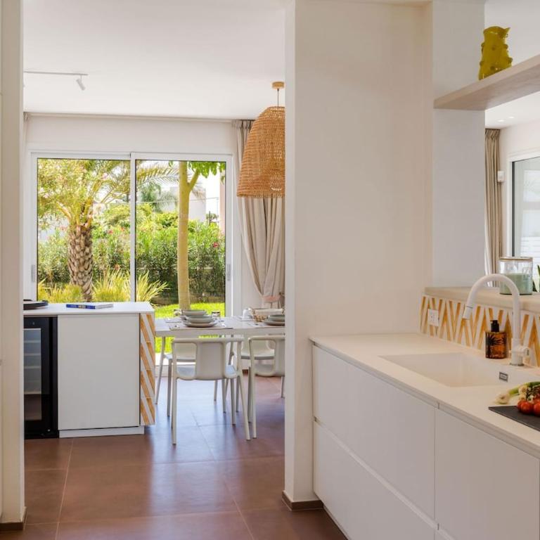 Villa with Private Saltwater Pool Near The Beach - Three-Bedroom Villa - 21