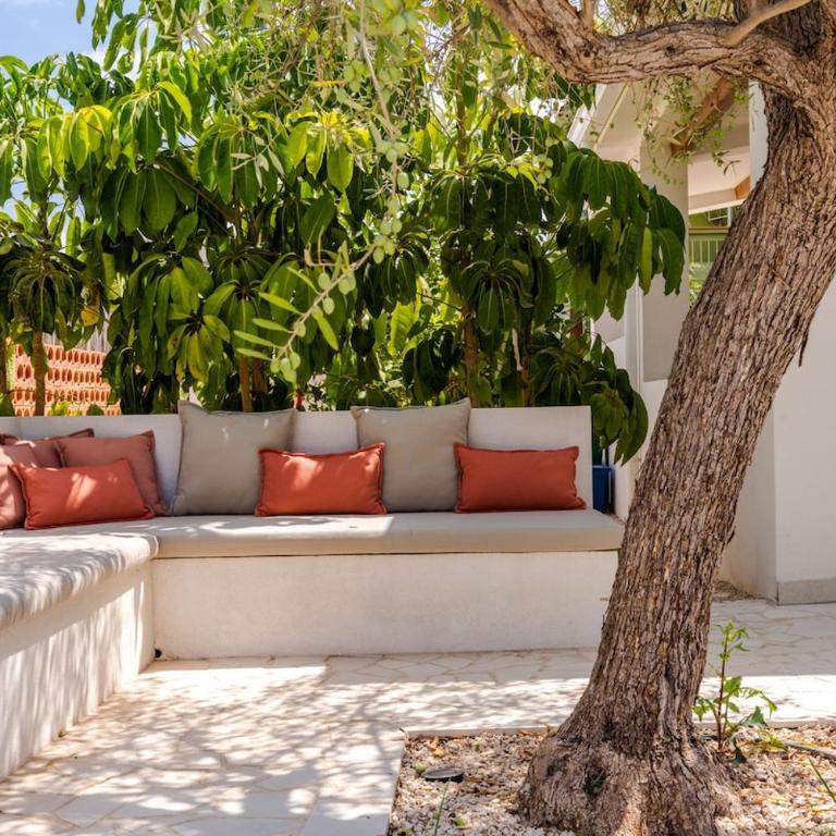 Villa with Private Saltwater Pool Near The Beach - Three-Bedroom Villa - 23