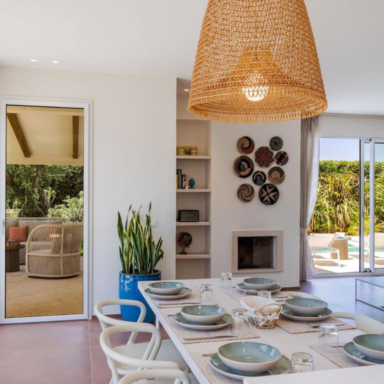 Villa with Private Saltwater Pool Near The Beach - Three-Bedroom Villa - 37