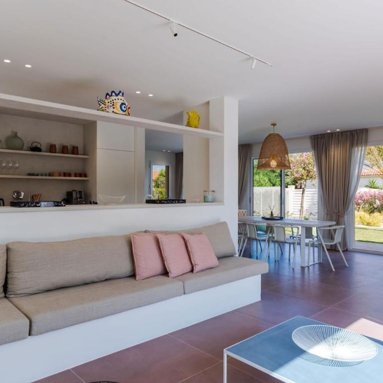 Villa with Private Saltwater Pool Near The Beach - Three-Bedroom Villa - 45
