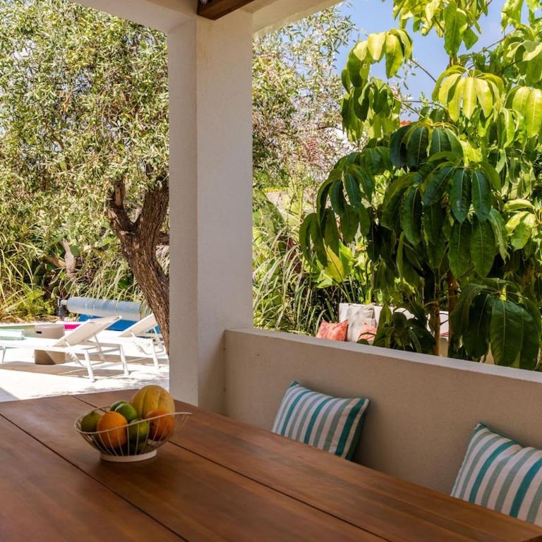 Villa with Private Saltwater Pool Near The Beach - Three-Bedroom Villa - 51