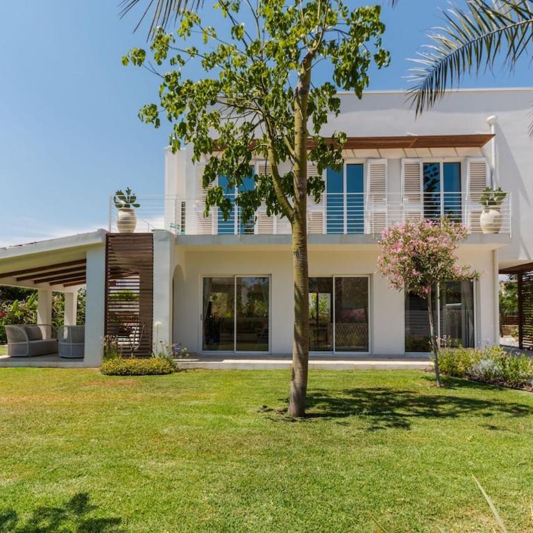 Villa with Private Saltwater Pool Near The Beach - Three-Bedroom Villa - 65