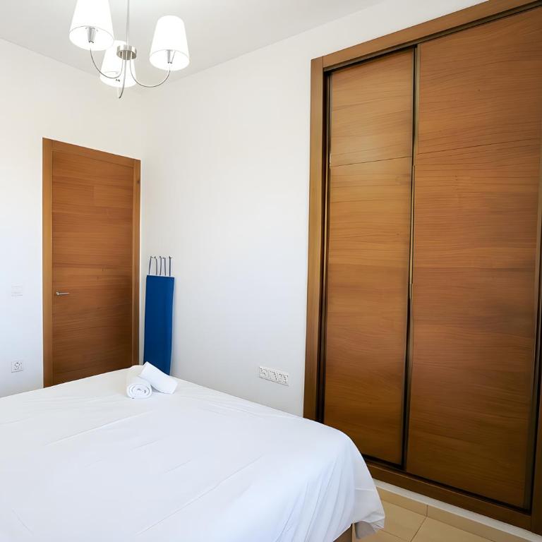 Precioso apartamento con piscina compartida garaje gratis y terraza privada - Appartamento - 17