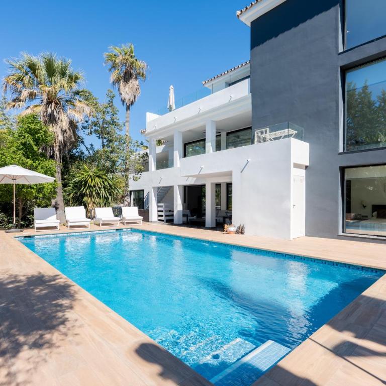 Villa Karma -Elegant Villa with Pool, Garden & Mul - Villa - 1
