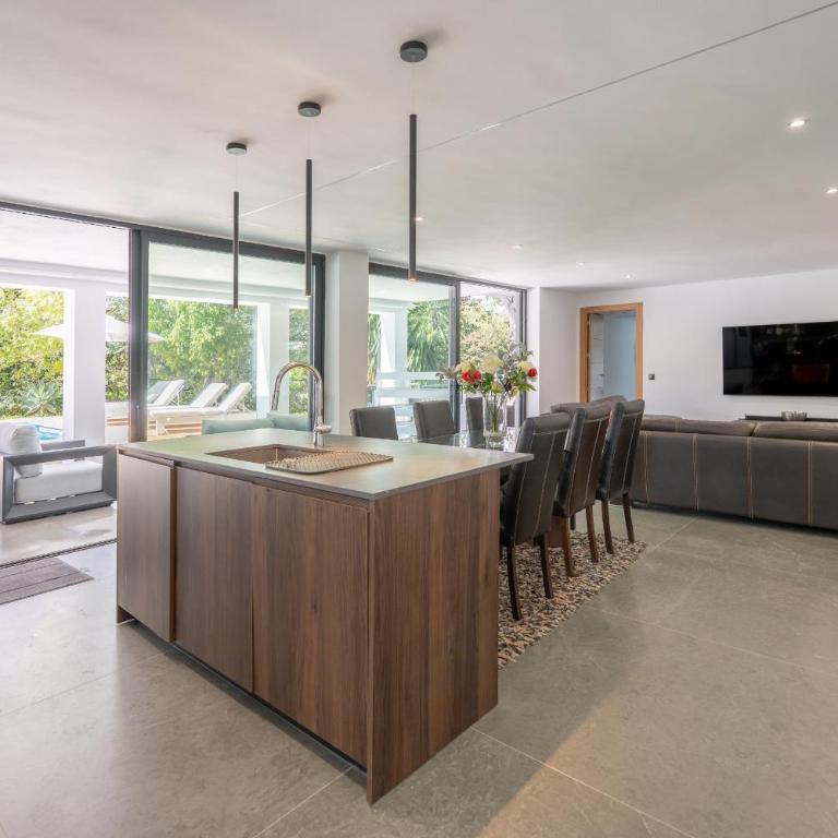 Villa Karma -Elegant Villa with Pool, Garden & Mul - Villa - 15