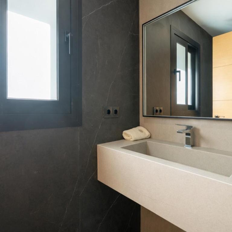 Villa Karma -Elegant Villa with Pool, Garden & Mul - Villa - 23