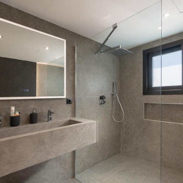 Villa Karma -Elegant Villa with Pool, Garden & Mul - Villa - 32