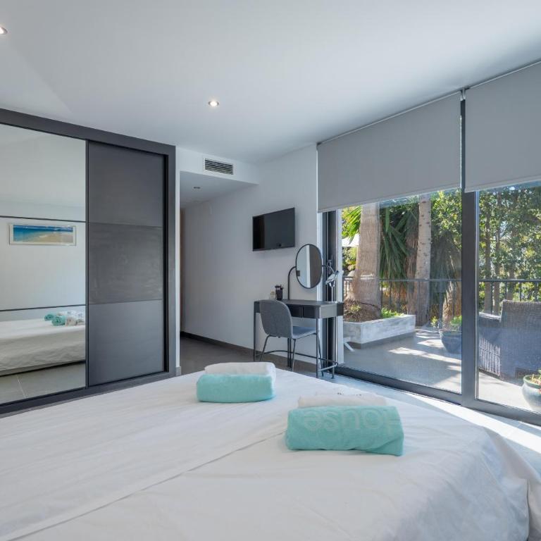 Villa Karma -Elegant Villa with Pool, Garden & Mul - Villa - 39