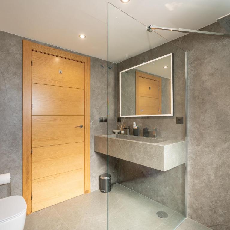 Villa Karma -Elegant Villa with Pool, Garden & Mul - Villa - 42