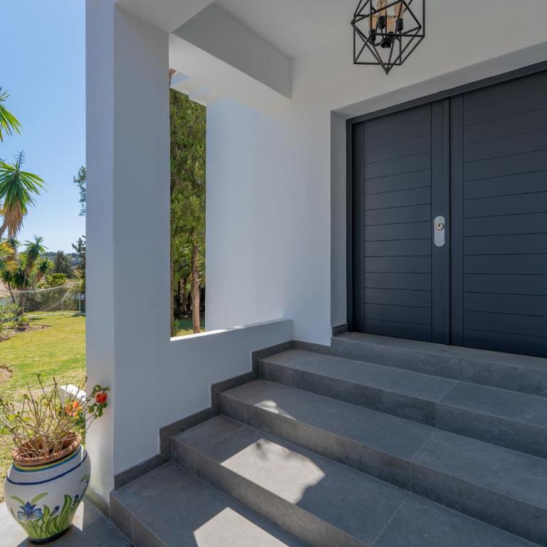 Villa Karma -Elegant Villa with Pool, Garden & Mul - Villa - 48