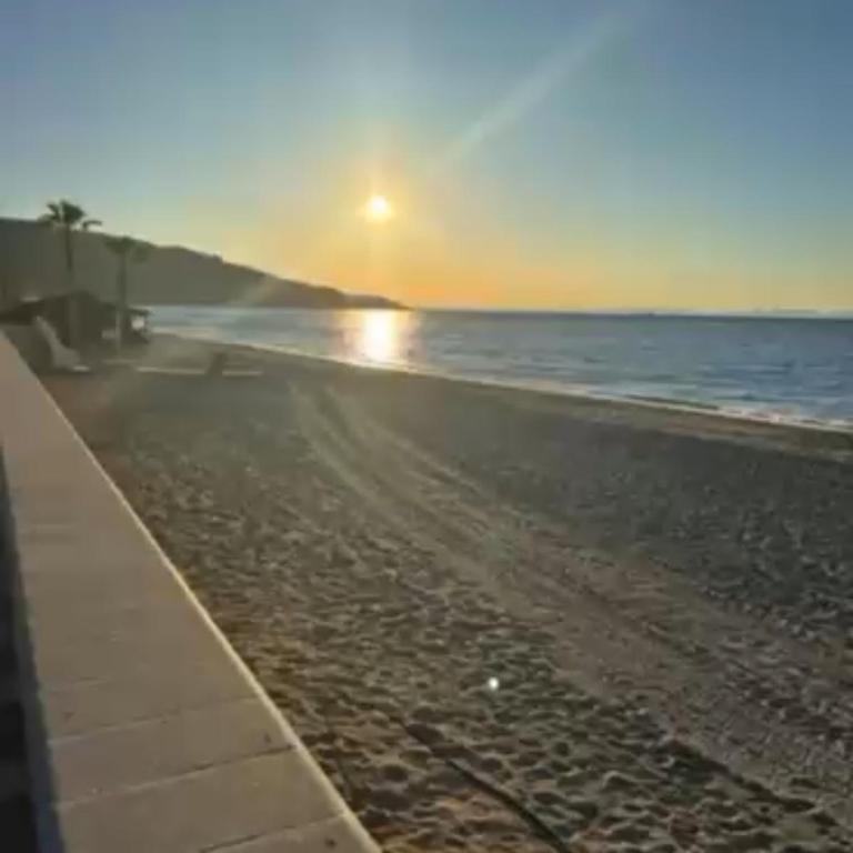 NEW Suite House Aguadulce Frente al Mar Pool Parking WIFI AC - Apartamento de 1 dormitorio - 4