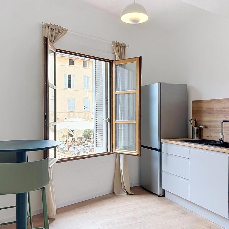 Historic Neighborhood - AC - Renovated Apartment - One-Bedroom Apartment - 13