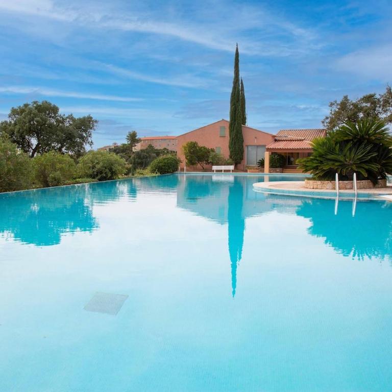 Spacieux appartement, vue mer 6 personnes - Three-Bedroom Apartment - 2