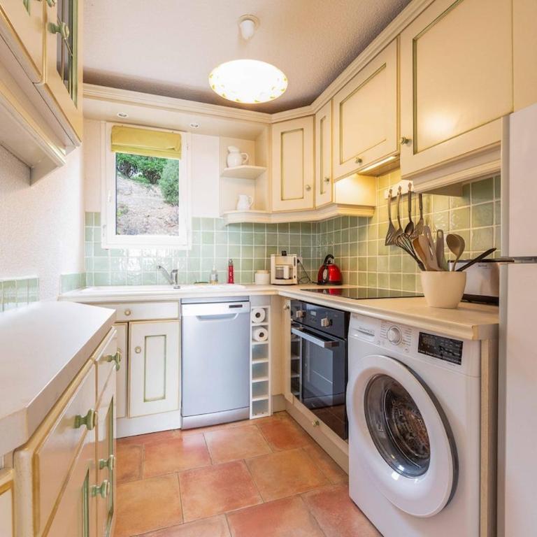 Spacieux appartement, vue mer 6 personnes - Three-Bedroom Apartment - 9