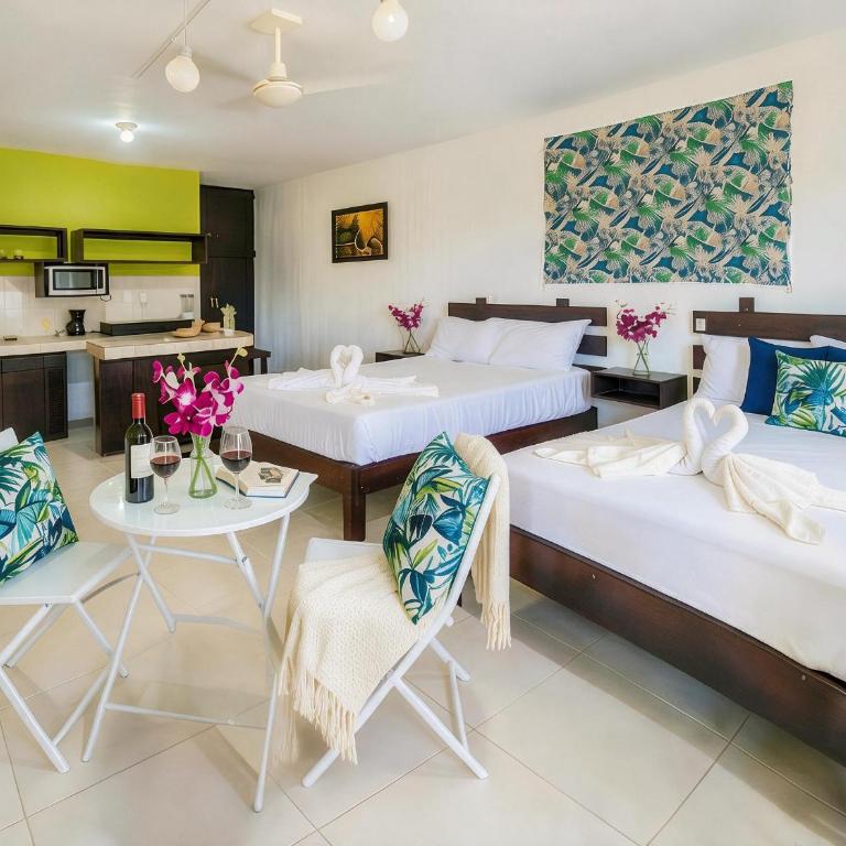 Boutique 1BR 2BR Suites Sleeps 2-8, Morning Markets, Beach & Cenote 10 Min, Kitchen Fast WiFi AC - Maisonette-Apartment - 3