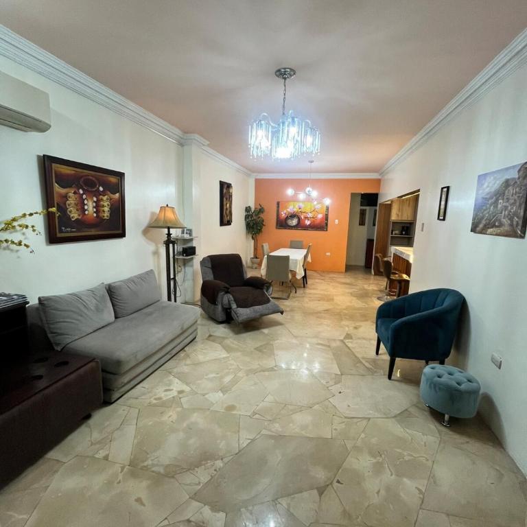 Spacious Private Apartment 2 Bedrooms Full PB Laundry Patio - Apartamento de 2 dormitorios - 1