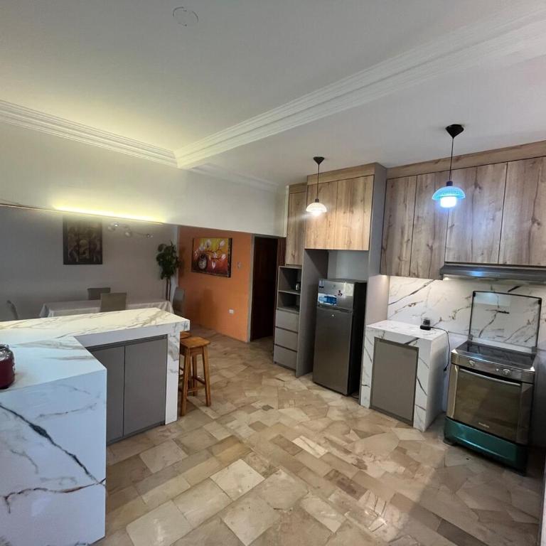 Spacious Private Apartment 2 Bedrooms Full PB Laundry Patio - Apartamento de 2 dormitorios - 10