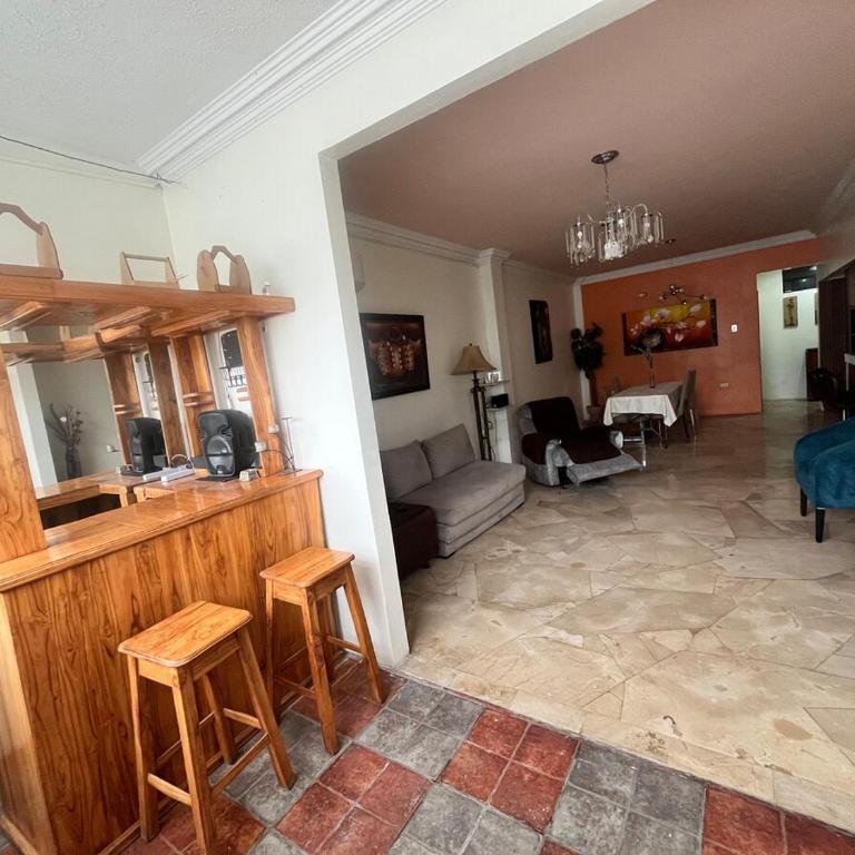 Spacious Private Apartment 2 Bedrooms Full PB Laundry Patio - Apartamento de 2 dormitorios - 14