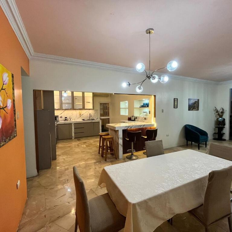 Spacious Private Apartment 2 Bedrooms Full PB Laundry Patio - Apartamento de 2 dormitorios - 18