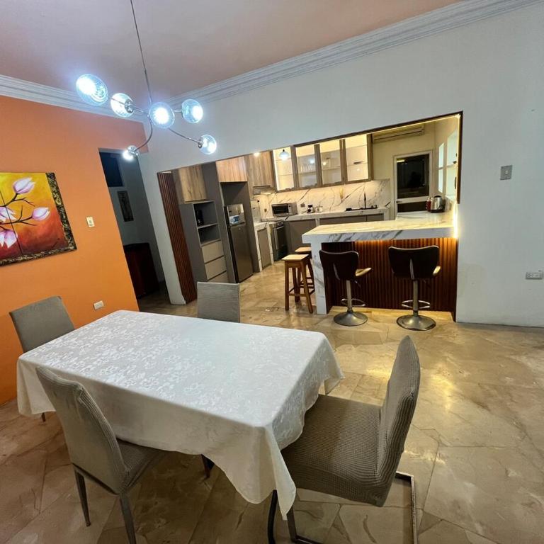 Spacious Private Apartment 2 Bedrooms Full PB Laundry Patio - Apartamento de 2 dormitorios - 33