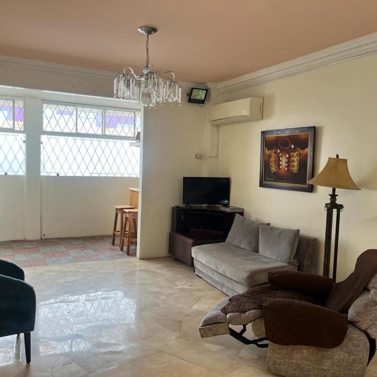 Spacious Private Apartment 2 Bedrooms Full PB Laundry Patio - Apartamento de 2 dormitorios - 35