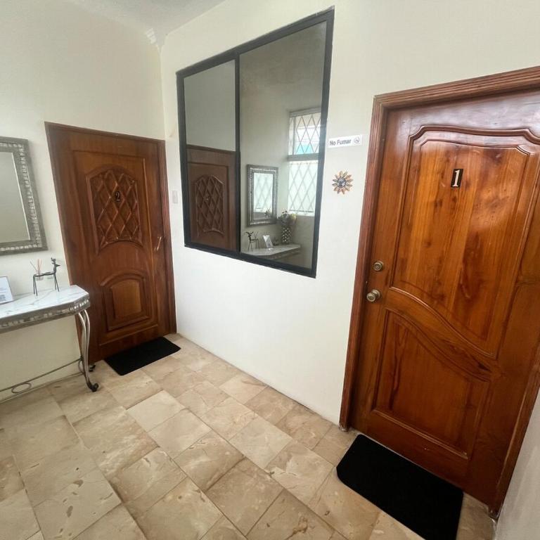 Spacious Private Apartment 2 Bedrooms Full PB Laundry Patio - Apartamento de 2 dormitorios - 36