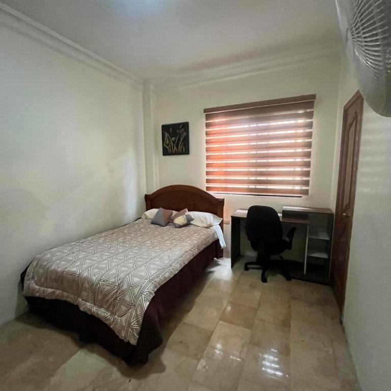 Spacious Private Apartment 2 Bedrooms Full PB Laundry Patio - Apartamento de 2 dormitorios - 45