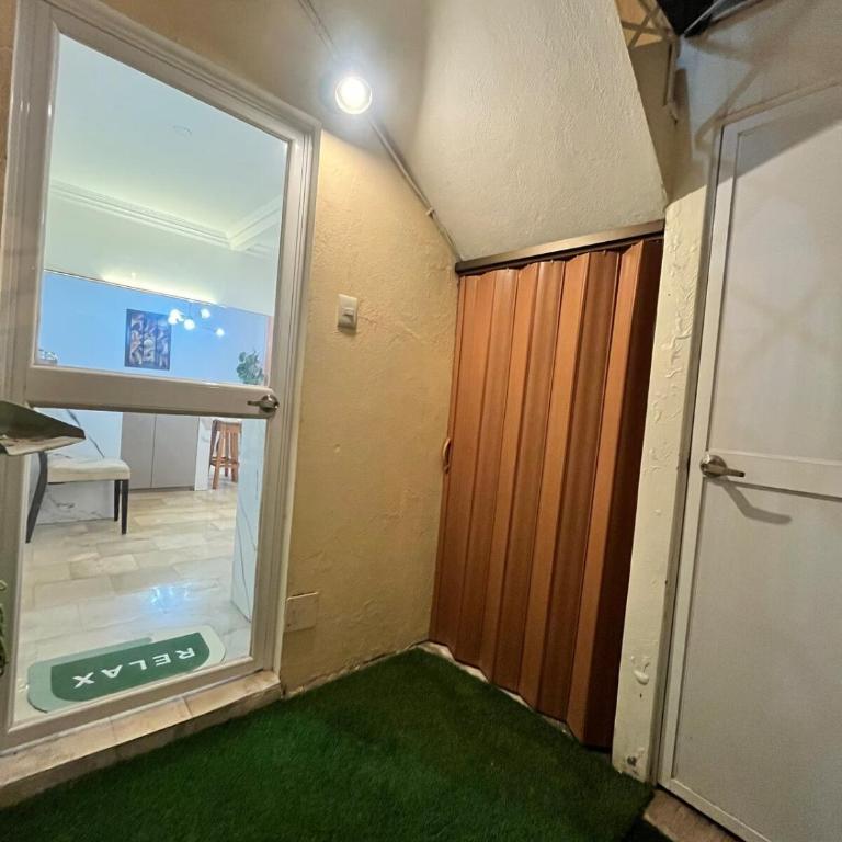 Spacious Private Apartment 2 Bedrooms Full PB Laundry Patio - Apartamento de 2 dormitorios - 48