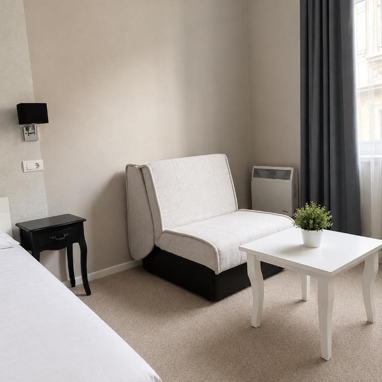 Nice 5 Apartments - Deluxe Double Room - 5