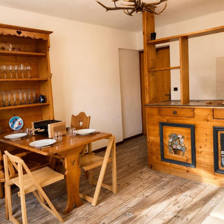 T2 5min Centre - Parking privé - Les Roches Fleuries - Megève - Two-Bedroom Apartment - 3