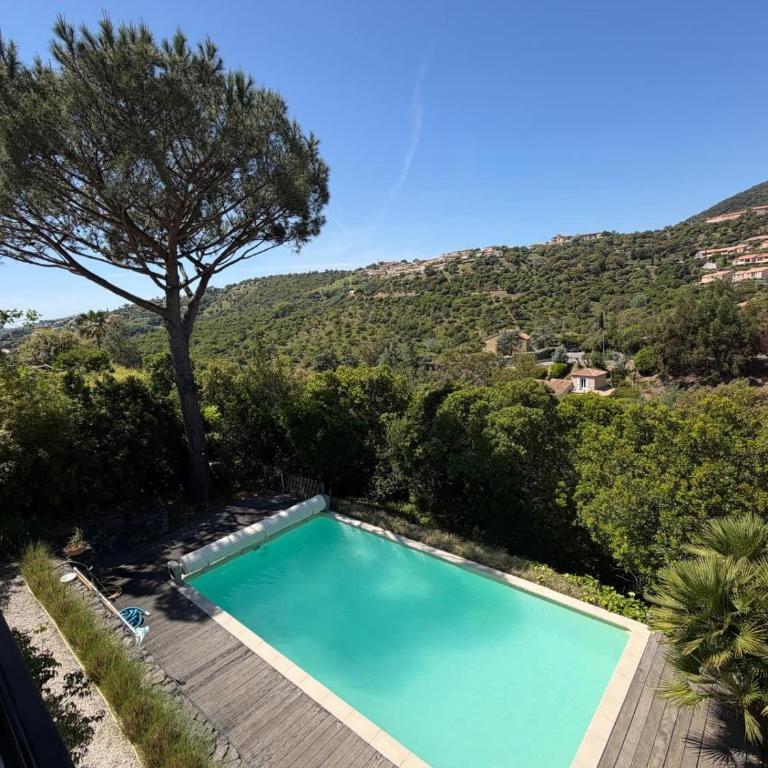 Villa in Les Issambres with swimming pool sleeps 10 - Maison de Vacances - 27