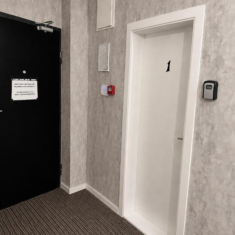 Nice 5 Apartments - Deluxe Double Room - 1