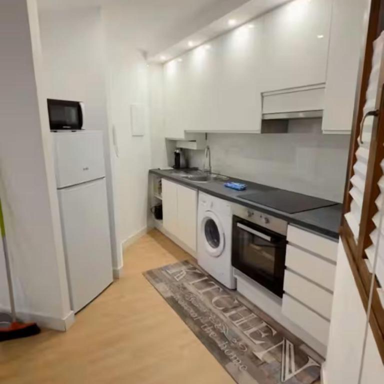 luminoso y centrico confortllanes - Apartamento de 2 dormitorios con vistas a la ciudad - 9