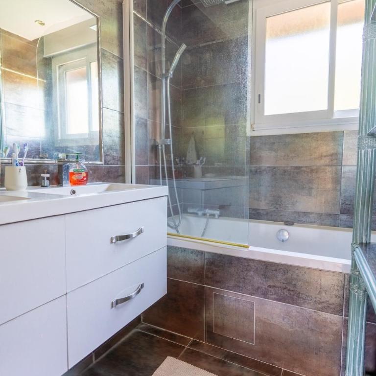 Charmant T3 Lumineux Proche Centre et Plages - Appartement 2 Chambres - 31